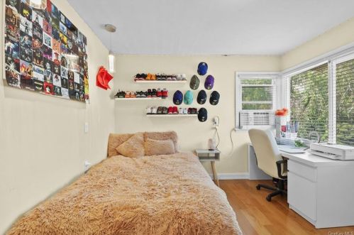 14 Utopian Pl, Airmont NY  10901-7715 exterior