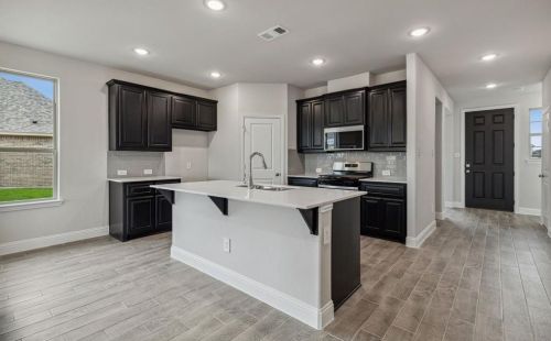 1435 Pegasus Dr, Lancaster, TX 75134-4192