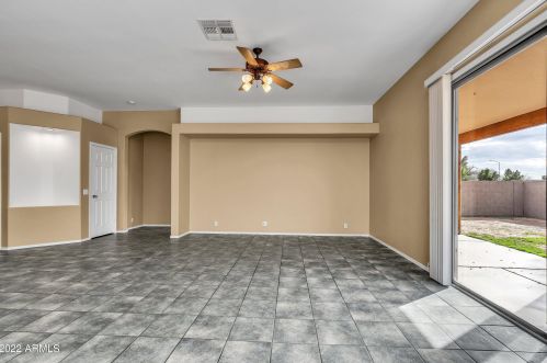 10423 Florian Ave, Mesa, AZ 85208-7128