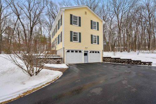 5 Connors St, Londonderry, NH 03053-3028