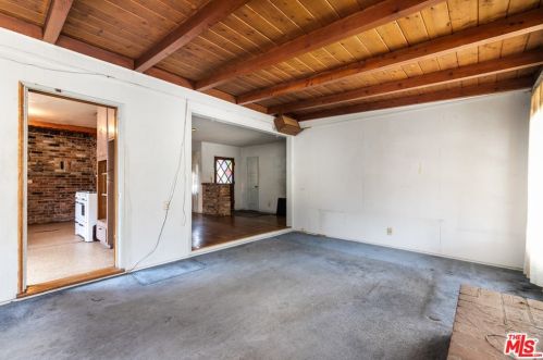 9325 Foster Rd, Downey CA  90242-4656 exterior