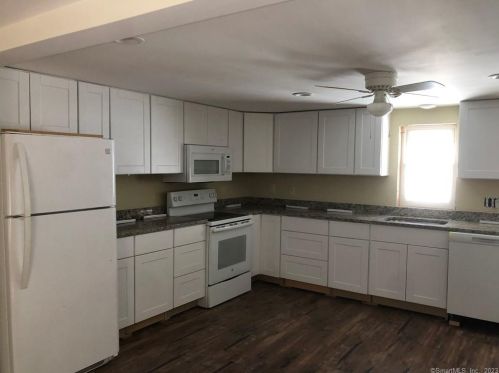 207 Main St, Colchester CT  06415-1405 exterior