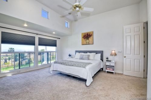 37550 Avenida Bravura, Temecula CA  92592-9054 exterior