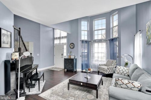 100 York Dr, Princeton NJ  08540-7950 exterior