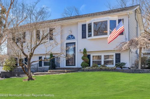 17 Dogwood Dr, Jackson Twp NJ  08527-1339 exterior