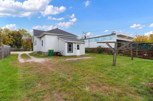 881 Velp Ave, Green Bay WI  54303-3849 exterior