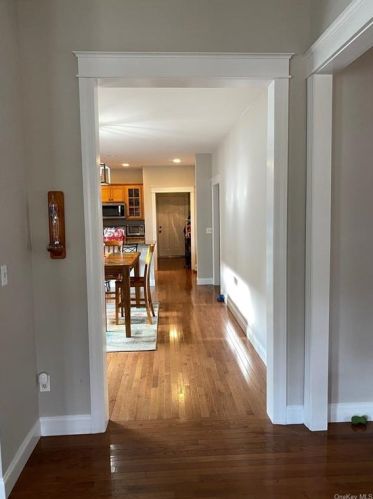 4 Sly St, Warwick, NY 10990-3572
