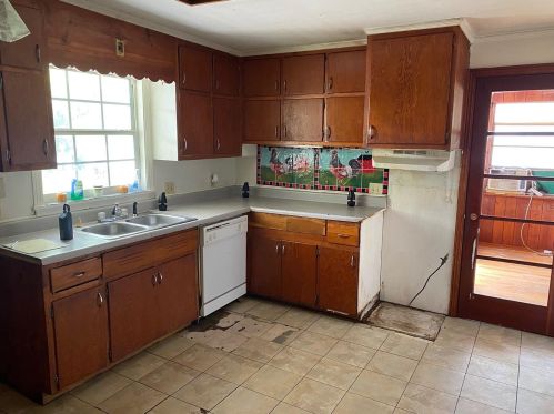 514 Sinclair Ave, Tavares FL  32778-2619 exterior