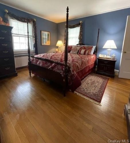 28 Parkway Cir, Mount Vernon NY  10552-1916 exterior