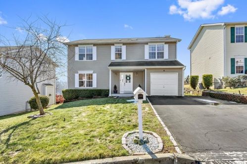 8 Montana Pl, White Plains, NY 10607-1638