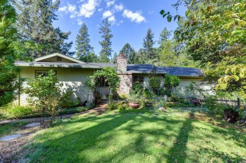 12847 Octagon Ln, Grass Valley, CA 95945-9036