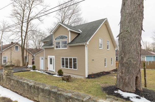 7 Cookingham Rd, Poughkeepsie, NY 12601-6507