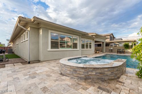 3731 Arabian Dr, Gilbert AZ  85296 exterior