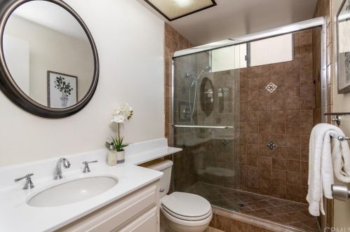 406 Massachusetts Ln, Placentia CA  92870-5017 exterior