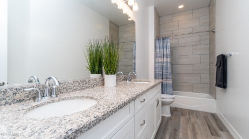 7544 Peppertree Dr, Gilbert AZ  85298 exterior