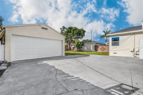 6139 Hazelbrook Ave, Lakewood CA  90712-1162 exterior