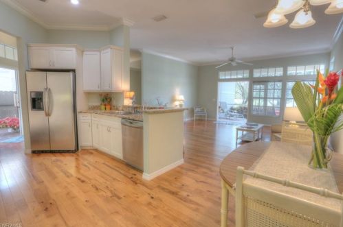 163 Amblewood Ln, Naples, FL 34105-7143