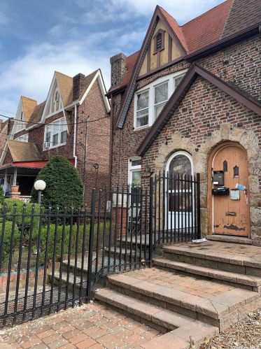 2028 Nereid Ave, Bronx, NY 10466-1111