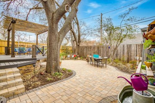 2131 Warner Rd, Fort Worth TX  76110-1747 exterior