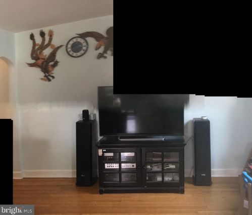 26 Johns Rd, Cheltenham PA  19012-1420 exterior