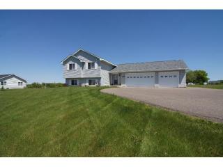 875 162nd St, Hammond, WI 54015-5052