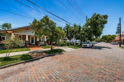 747 2nd St, Saint Petersburg, FL 33701-2509