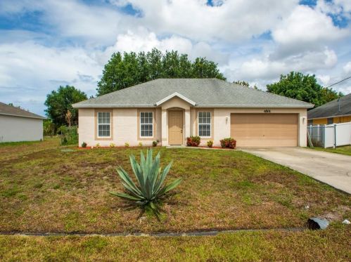 4501 Yamada Dr, Fort Pierce, FL 34953-6758