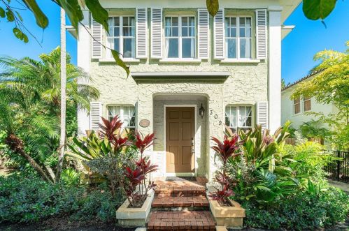 309 Pershing Way, West Palm Beach, FL 33401-7923