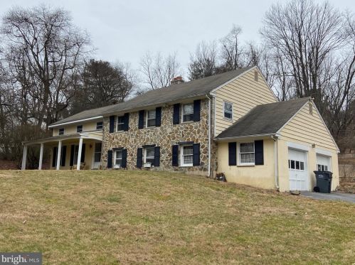 9 Fox Valley Ln, Glen Mills, PA 19342-1311