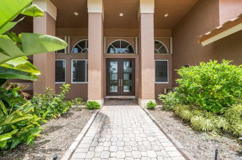 6774 Newport Lake Cir, Boca Raton, FL 33496-3003