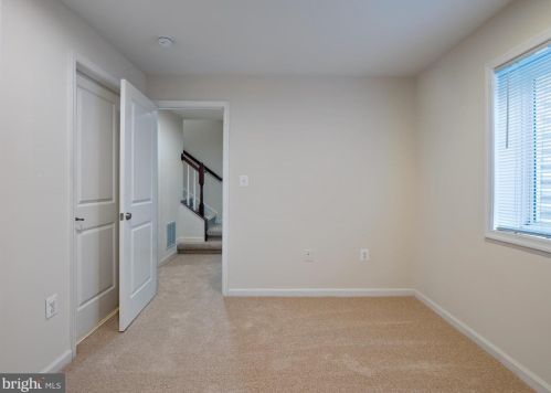 1708 Rockledge Ter, Woodbridge VA  22192-2508 exterior