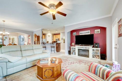 1309 Modena Dr, Pearland TX  77581-5335 exterior