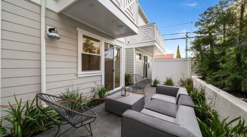 1904 Mathews Ave, Redondo Beach, CA 90278-2902