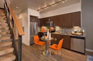 1414 10th Ave, Seattle WA  98122-3805 exterior