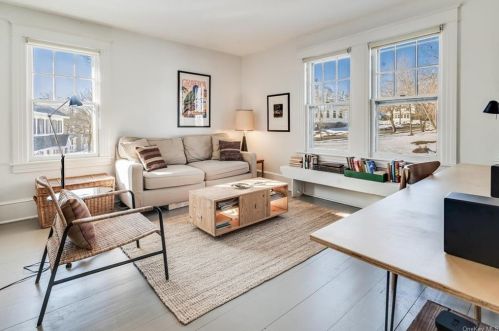 29 Gray St, Poughkeepsie NY 12603-2712 exterior