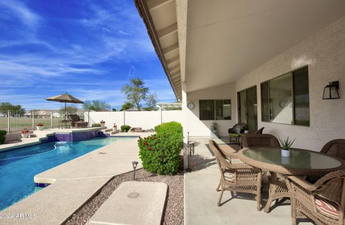 4109 Escuda Dr, Glendale AZ  85308-7410 exterior