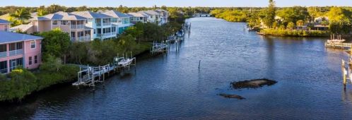 705 Shakett Creek Dr, Nokomis FL  34275-2252 exterior