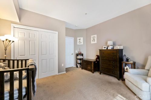 62 Frst Dr, Piscataway NJ 08854-2276 exterior