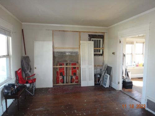 428 Hillcrest Ave, New Castle, PA 16105-2607