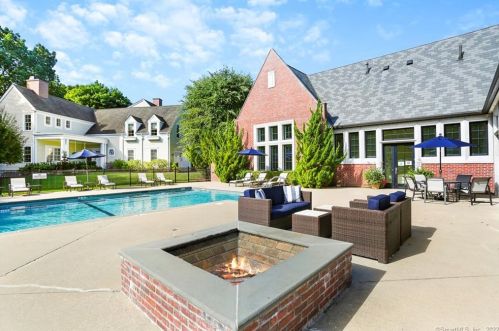 77 Havemeyer Ln, Stamford CT  06902-2153 exterior