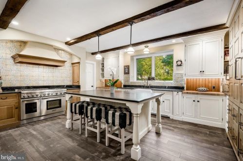 527 Tennis Ave, Prospectville PA 19002-6016 exterior