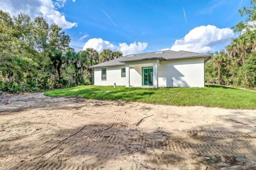 2565 60 Ave, Naples FL 34120-2684 exterior