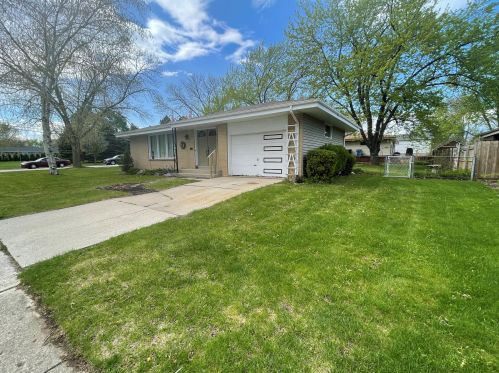 8924 Mount Pleasant Ave, Sturtevant, WI 53177-2753