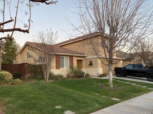 1064 Queen Annes Ln, Beaumont, CA 92223-7815
