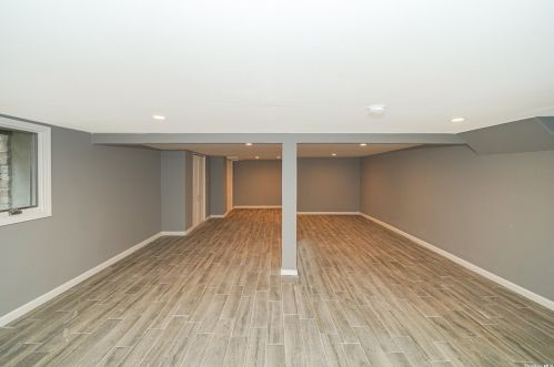 53 Rogues Path, Huntington Station NY  11746-2736 exterior