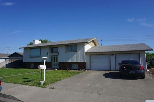 2515 Pearl St, Pasco, WA 99301-3329