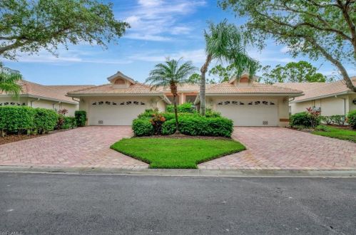 724 Wiggins Bay Dr, Naples, FL 34110-6023