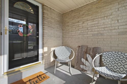 20650 Van Winkle Ct, Waukesha, WI 53186-3066
