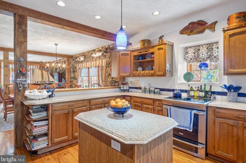 222 Longspur Dr, Wilmington DE  19808-4363 exterior