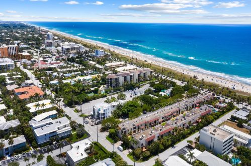 200 Ocean Blvd, Delray Beach FL  33483-7160 exterior